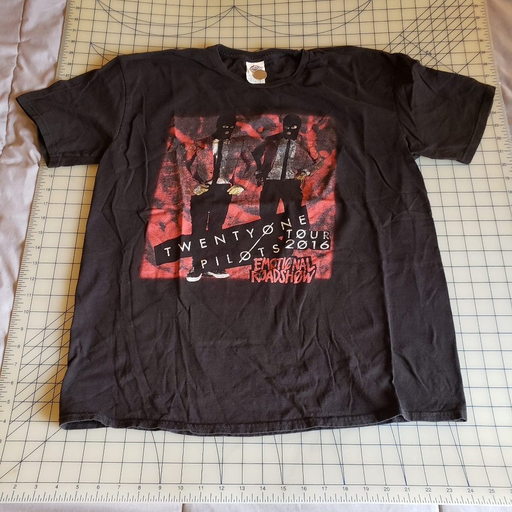 2016 Twenty One Pilots concert t shirt XL